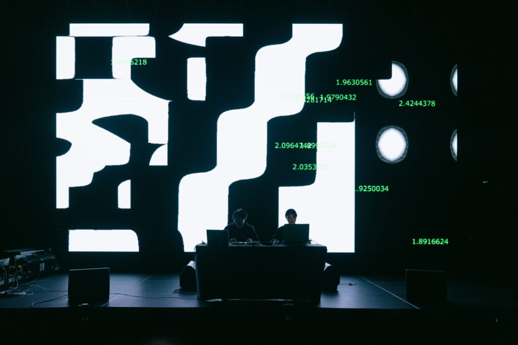 FEST003 Live A/V - 16